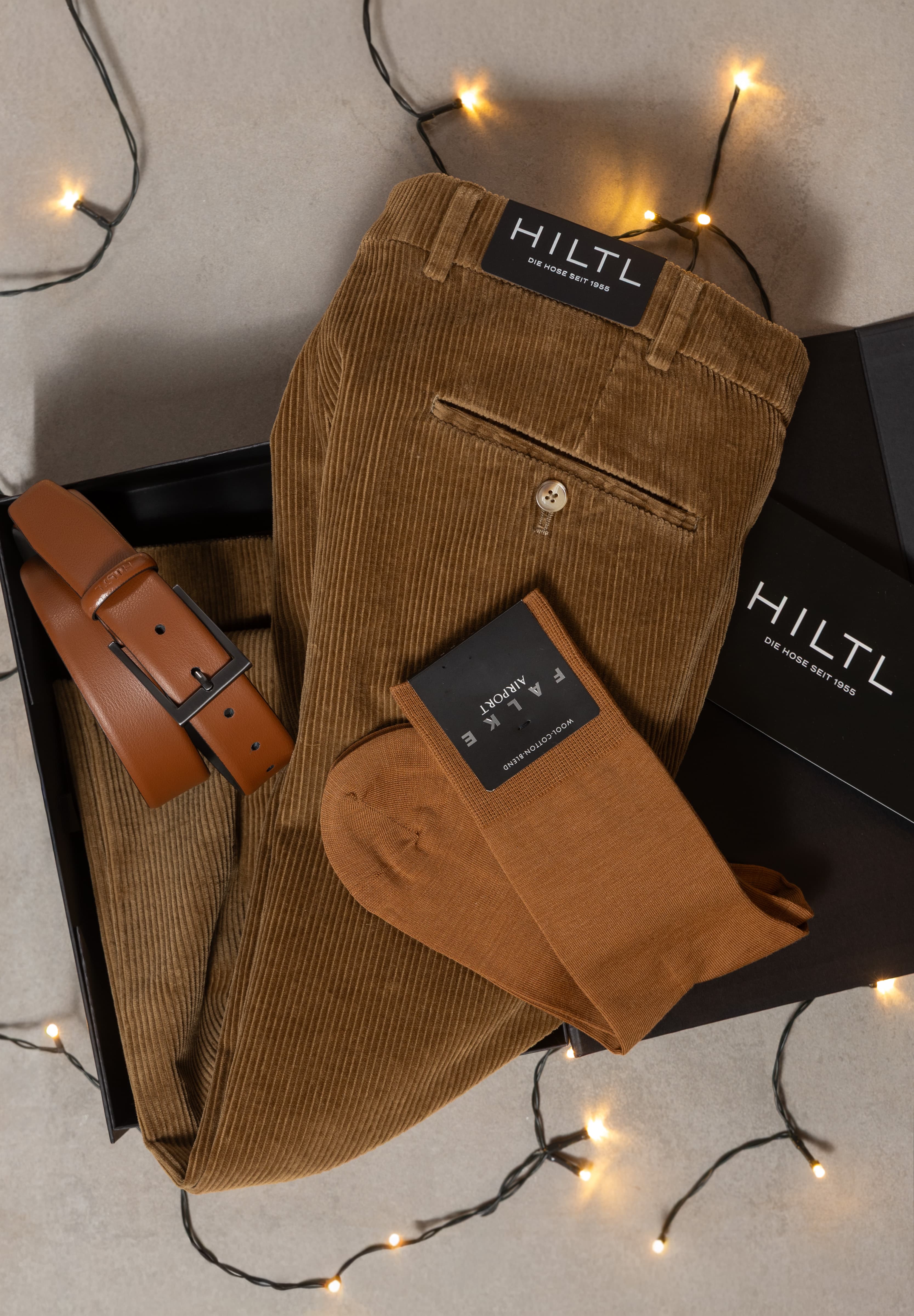 Farbmatch: Gürtel, Hose, Socke